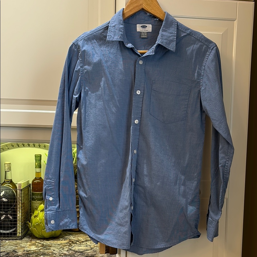 Old Navy Size 14-16 Boys Blue Button-Up Shirt, EUC